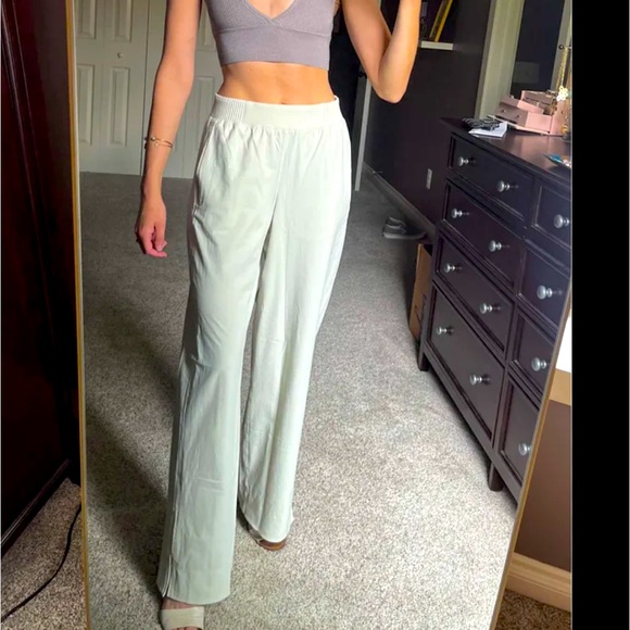 NWOT! Lululemon Stretch Wide Leg HR Pants - Picture 3 of 6